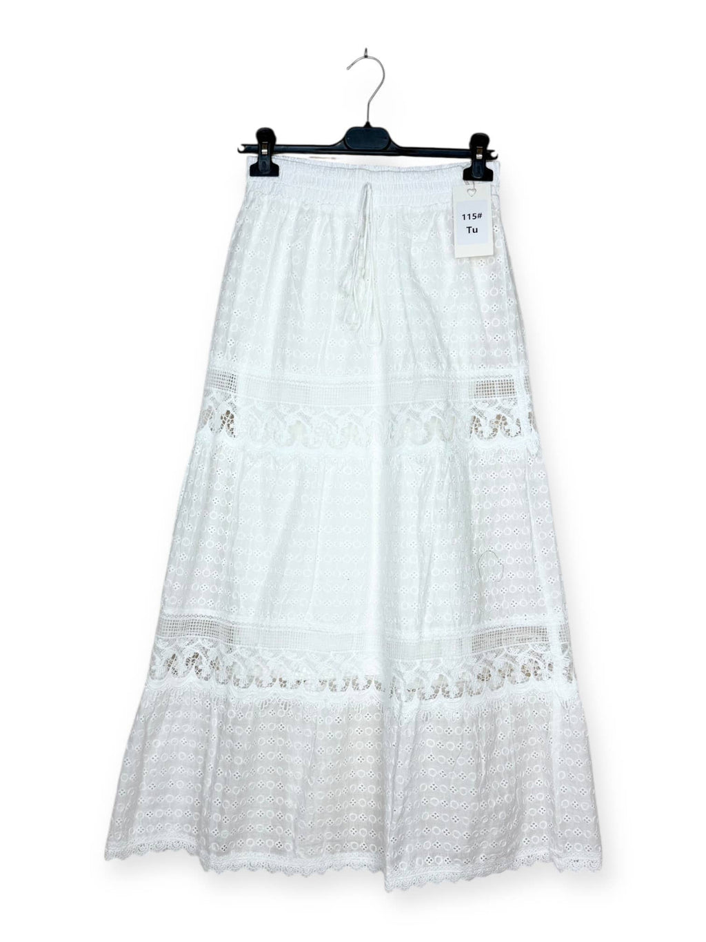 Langer Rock aus Broderie anglaise und Spitze