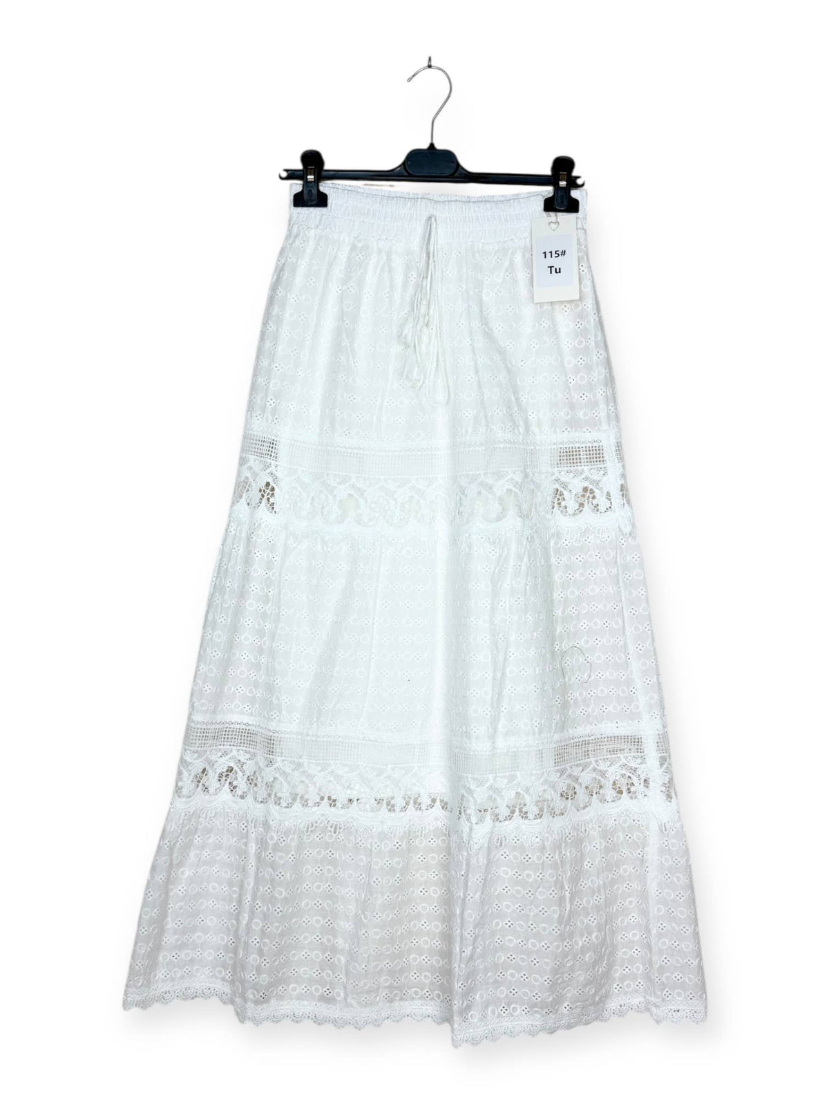 Langer Rock aus Broderie anglaise und Spitze